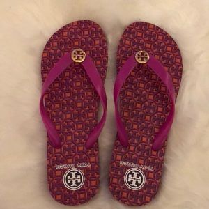 Tory Burch logo flip flops